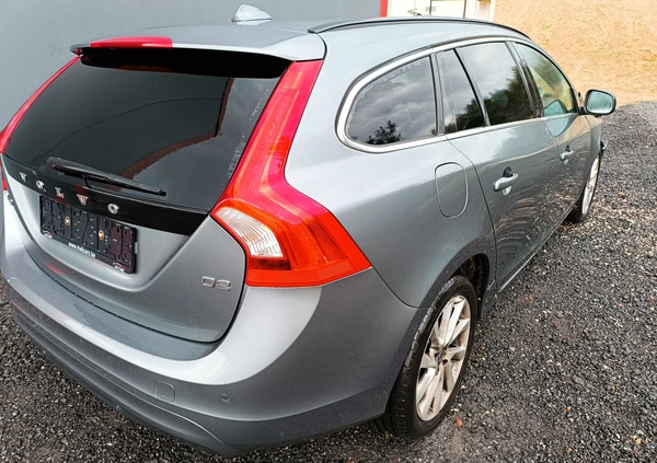 Volvo V60 cena 26900 przebieg: 131000, rok produkcji 2016 z Toruń małe 29